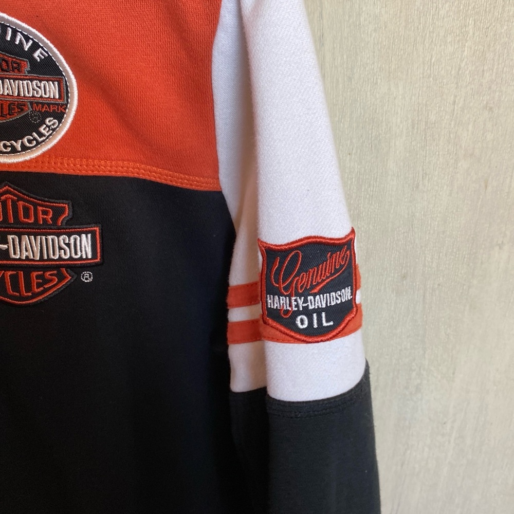Harley-Davidson Embroidered Black, Orange, and White Sweatshirt - Picture 4 of 6